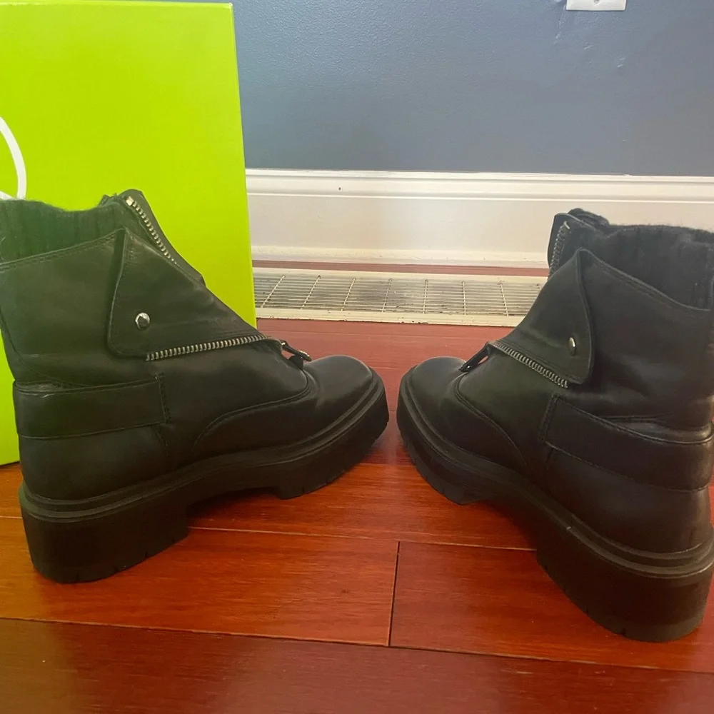 Sam Edelman Black Zip Up Boots Like New with box Size 9M - Picture 5 of 11